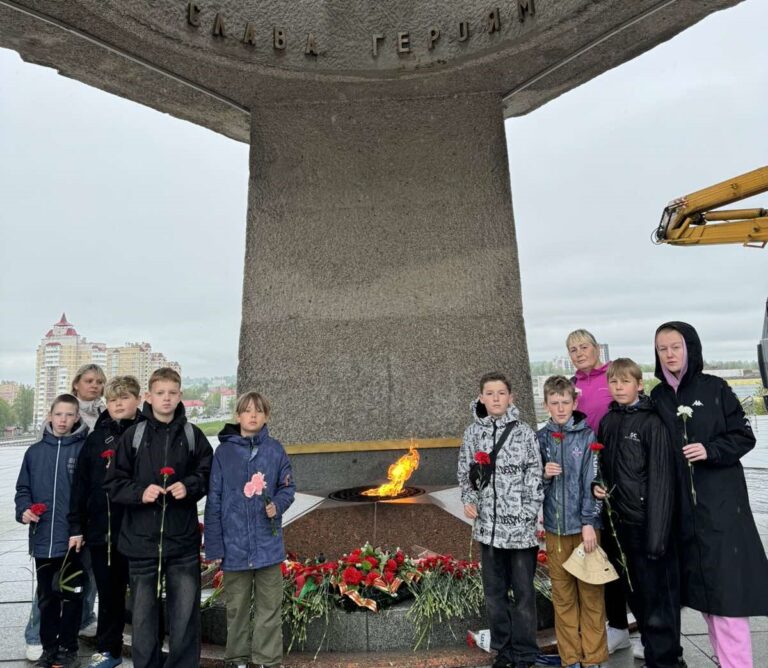 ВОЗЛОЖЕНИЕ ЦВЕТОВ К МЕМОРИАЛЬНОМУ КОМПЛЕКСУ И БРАТСКОЙ МОГИЛЕ СОВЕТСКИХ ВОИНОВ /07.05.2026/